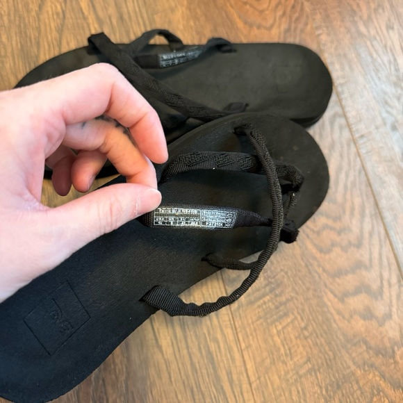 Teva Olowahu Black Strappy Thong Flat Outdoors Casual Sandals Women’s Size 10 - Picture 7 of 7